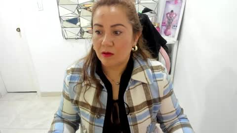 camixxx_m online show from 04/18/26, 11:14