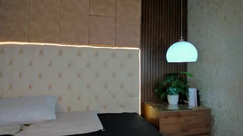 Camila online show from 12/01/25, 07:41