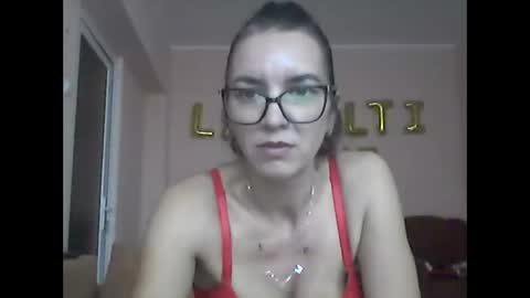 Snapshot of cammyskye chatting on 10/18/25, 01:45 Cammy online show from 10/18/25, 01:45