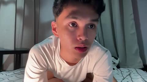 Snapshot of camwithethan chatting on 10/27/25, 06:01 Ethan online show from 10/27/25, 06:01