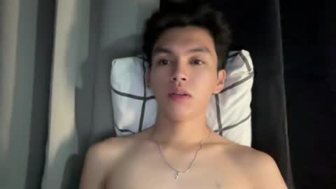 Snapshot of camwithethan chatting on 11/18/25, 04:33 Ethan online show from 11/18/25, 04:33