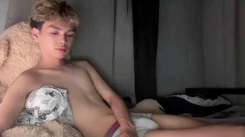 Snapshot of camwithethan chatting on 05/08/26, 06:46 Ethan online show from 05/08/26, 06:46