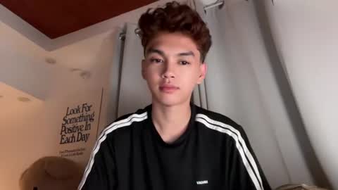 Snapshot of camwithethan chatting on 07/21/26, 05:26 Ethan online show from 07/21/26, 05:26