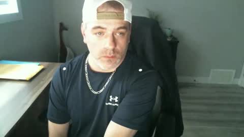 Snapshot of canadianboi6969 chatting on 04/29/26, 11:00 CanadianBacon6969 online show from 04/29/26, 11:00