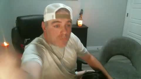 Snapshot of canadianboi6969 chatting on 05/17/26, 04:10 CanadianBacon6969 online show from 05/17/26, 04:10