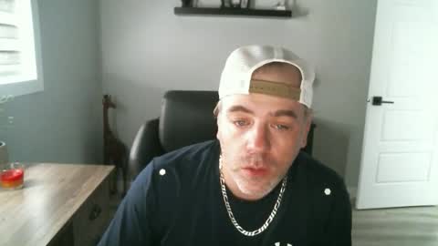 Snapshot of canadianboi6969 chatting on 05/17/26, 05:31 CanadianBacon6969 online show from 05/17/26, 05:31