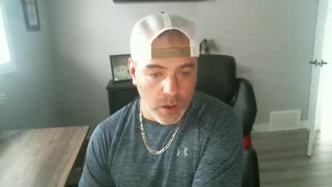 Snapshot of canadianboi6969 chatting on 05/25/26, 06:03 CanadianBacon6969 online show from 05/25/26, 06:03