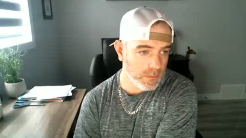 Snapshot of canadianboi6969 chatting on 06/19/26, 05:06 CanadianBacon6969 online show from 06/19/26, 05:06