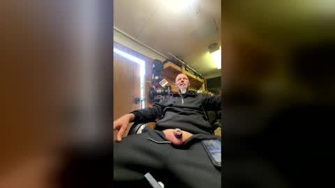 Chris online show from 04/11/26, 07:18