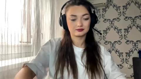 Kate online show from 11/11/25, 08:03