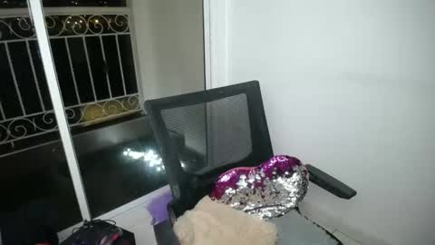 Snapshot of candacesxhot chatting on 02/13/25, 04:22 cumorsmooke online show from 02/13/25, 04:22