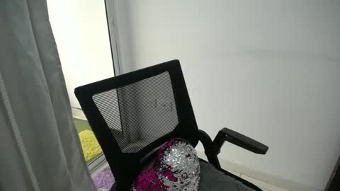 Snapshot of candacesxhot chatting on 03/12/25, 09:03 cumorsmooke online show from 03/12/25, 09:03