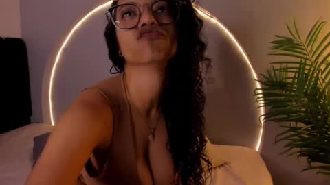 Snapshot of candela_cool chatting on 03/11/25, 12:06 Candela online show from 03/11/25, 12:06