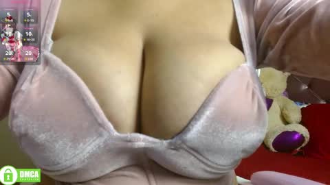 Snapshot of candela_smith chatting on 01/08/25, 12:05 Candelaria online show from 01/08/25, 12:05