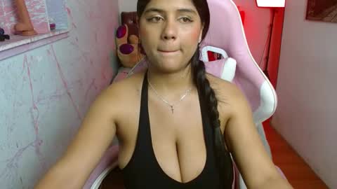 Snapshot of candela_smith chatting on 10/02/25, 06:15 Candelaria online show from 10/02/25, 06:15