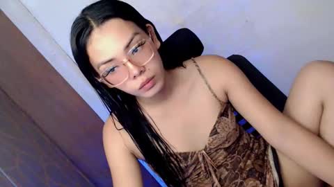 Snapshot of candi_blows chatting on 06/08/26, 03:51 Candi online show from 06/08/26, 03:51