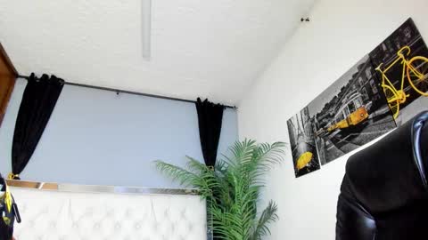 Candy  online show from 11/06/25, 12:28