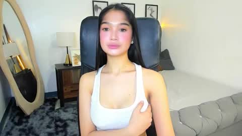 candiceferragamo online show from 10/21/25, 02:18