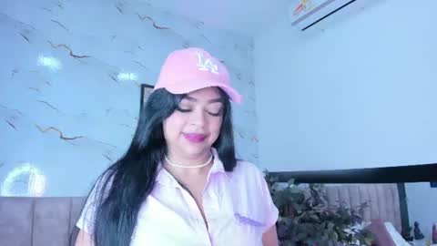 Snapshot of candicewayne chatting on 06/18/26, 11:03 CANDICE WAYNE online show from 06/18/26, 11:03