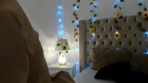 Candie  online show from 09/12/25, 11:43