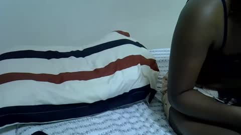 candiemaya online show from 10/30/25, 03:30