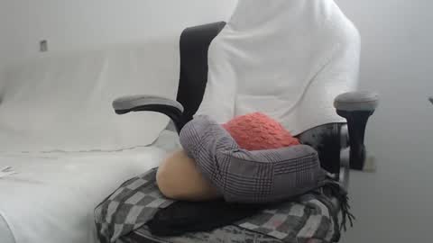 Snapshot of candy08tits chatting on 01/16/25, 03:46 candy08tits online show from 01/16/25, 03:46