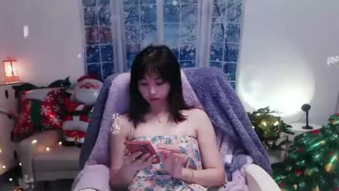 Snapshot of candy8998 chatting on 12/23/24, 12:46 candy8998 online show from 12/23/24, 12:46