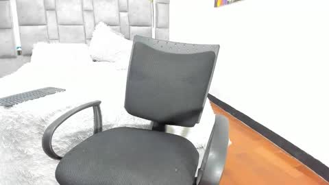 Snapshot of candy_and_andy1 chatting on 10/26/25, 02:12 Candy And Andy online show from 10/26/25, 02:12