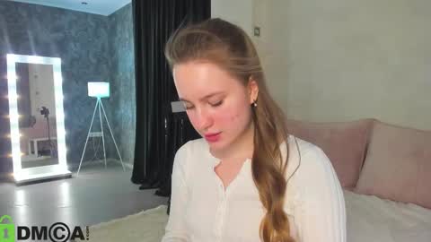 Candy online show from 10/20/25, 09:21