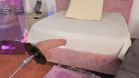 Im ChloeJoin The Fan Club online show from 06/18/26, 03:07