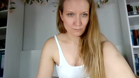Snapshot of candy_cougar82 chatting on 07/10/26, 08:07 Candy Cougar online show from 07/10/26, 08:07