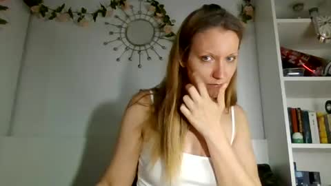 Snapshot of candy_cougar82 chatting on 07/16/26, 08:09 Candy Cougar online show from 07/16/26, 08:09