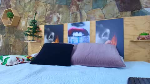 Jolie online show from 12/20/25, 09:27