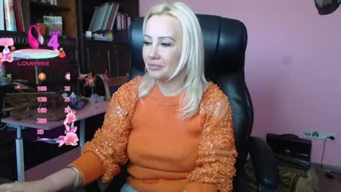 candy_hellenx online show from 04/22/26, 07:55