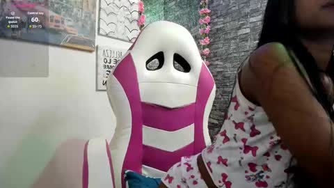 Snapshot of candy_kiss__ chatting on 11/05/25, 09:48 candy_kiss__ online show from 11/05/25, 09:48