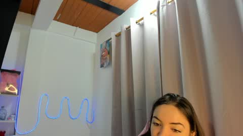 candy_kitty7343 online show from 04/08/26, 04:56