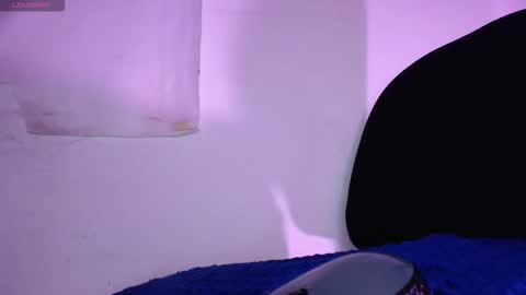 Snapshot of candy_scarce16 chatting on 09/29/25, 10:03 Sharon online show from 09/29/25, 10:03