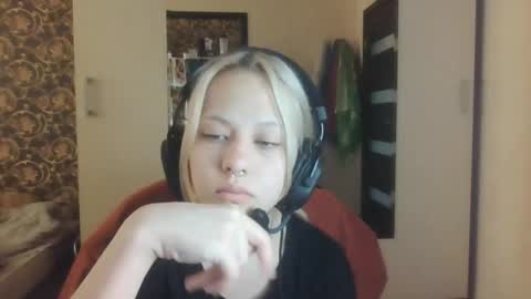 Mia online show from 04/18/26, 10:19