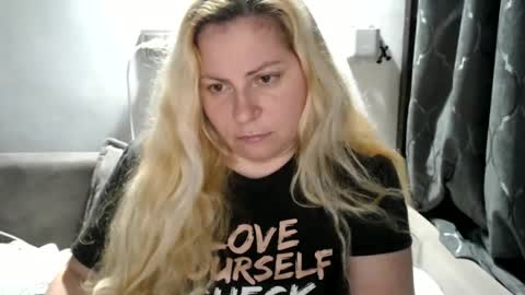 Laura online show from 02/16/25, 06:32