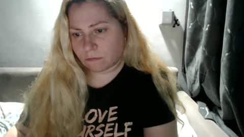 Laura online show from 02/16/25, 09:38