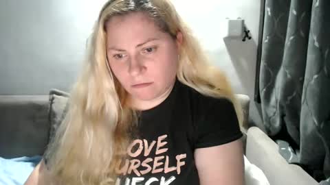 Laura online show from 02/17/25, 06:37