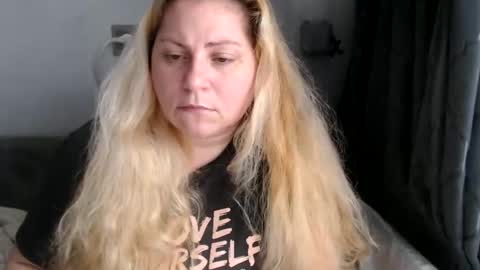 Laura online show from 02/18/25, 10:05