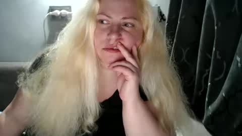 Laura online show from 03/10/25, 11:38