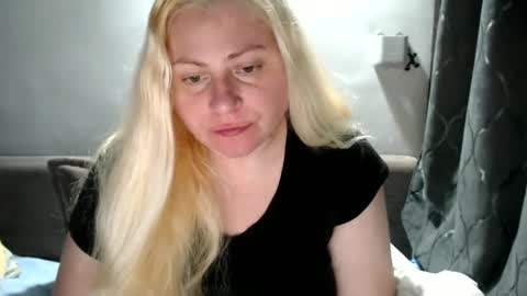 Laura online show from 03/12/25, 05:07