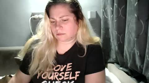 Laura online show from 10/14/25, 08:42