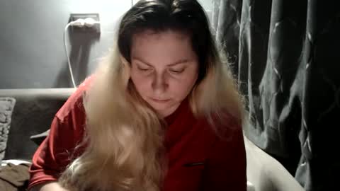 Laura online show from 02/25/26, 07:01