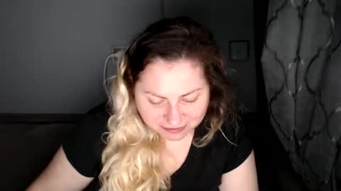 Laura online show from 03/29/26, 01:55