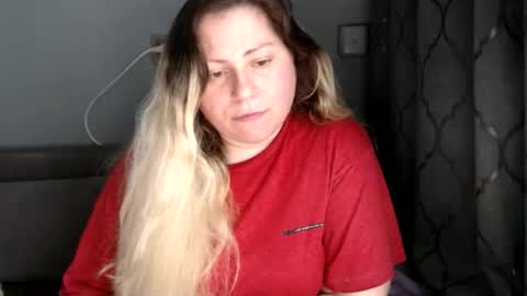 Laura online show from 05/11/26, 06:41
