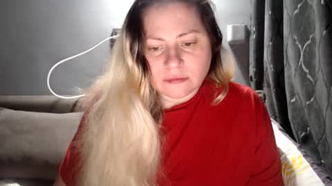 Laura online show from 05/15/26, 07:10