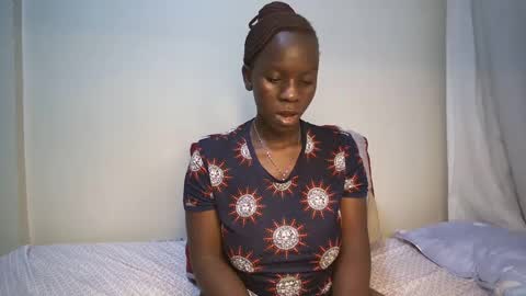 Snapshot of candycurly_ chatting on 02/12/25, 11:07 candycurly_ online show from 02/12/25, 11:07